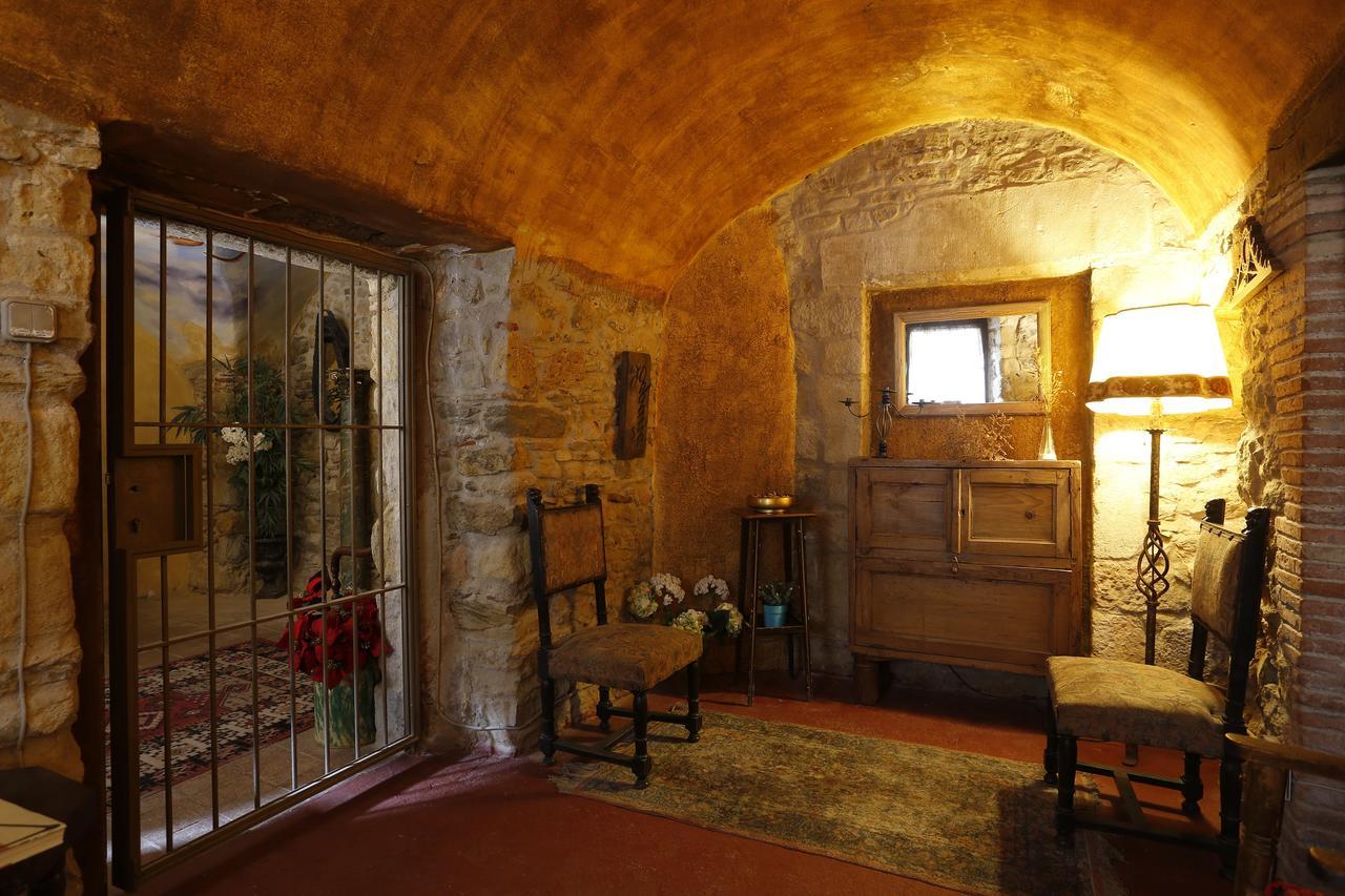 Hostal Blau Peratallada Buitenkant foto