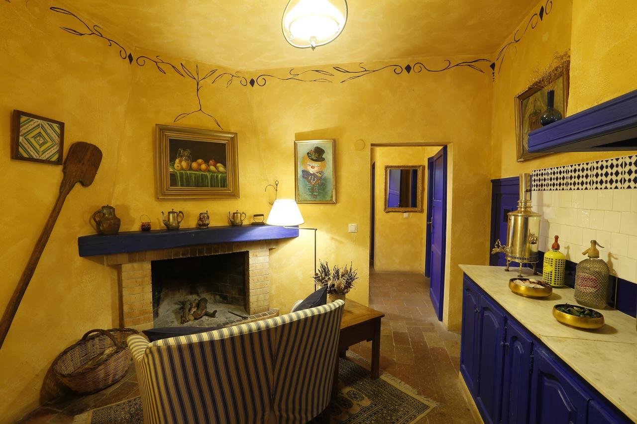 Hostal Blau Peratallada Buitenkant foto