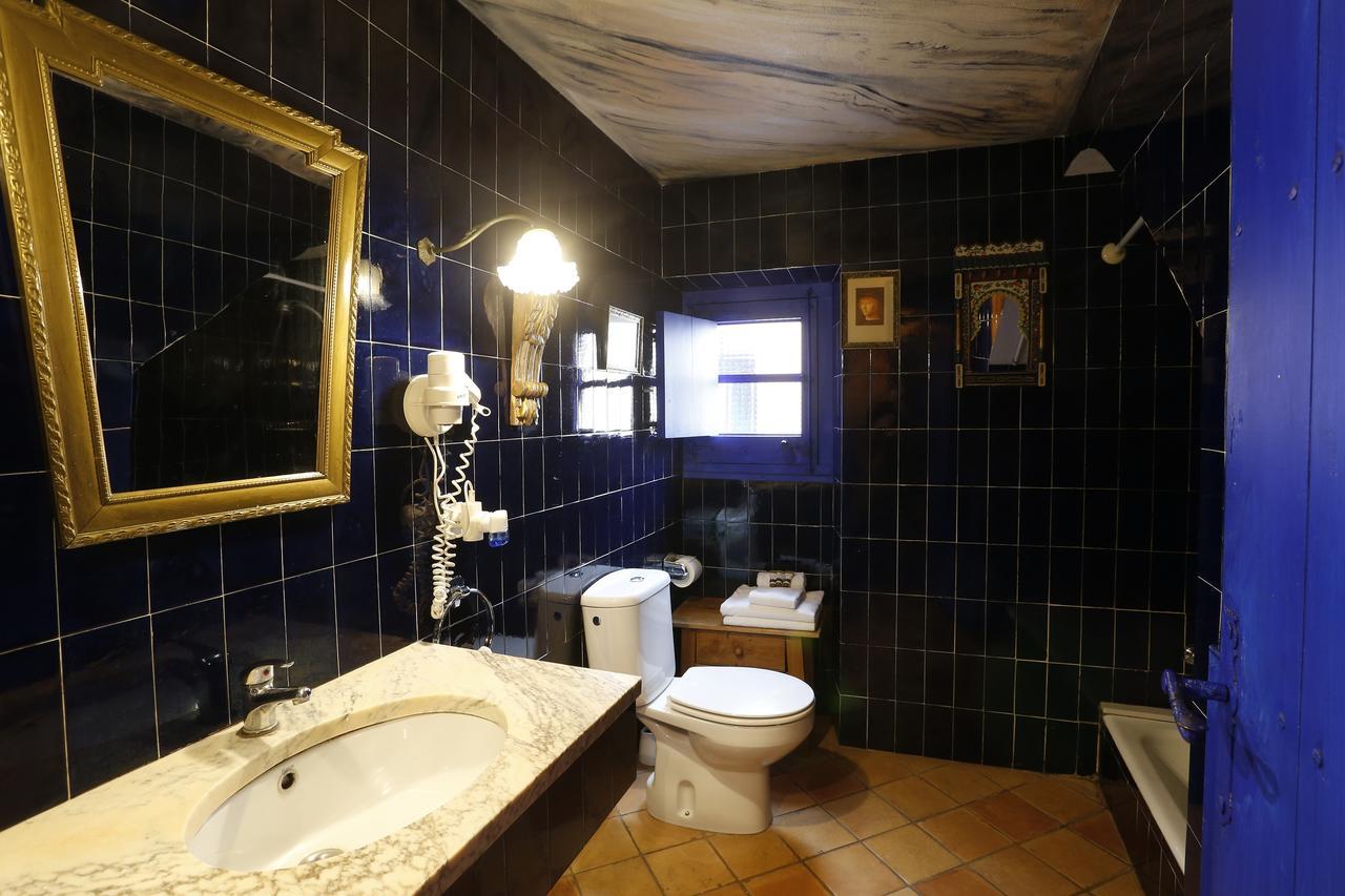 Hostal Blau Peratallada Buitenkant foto
