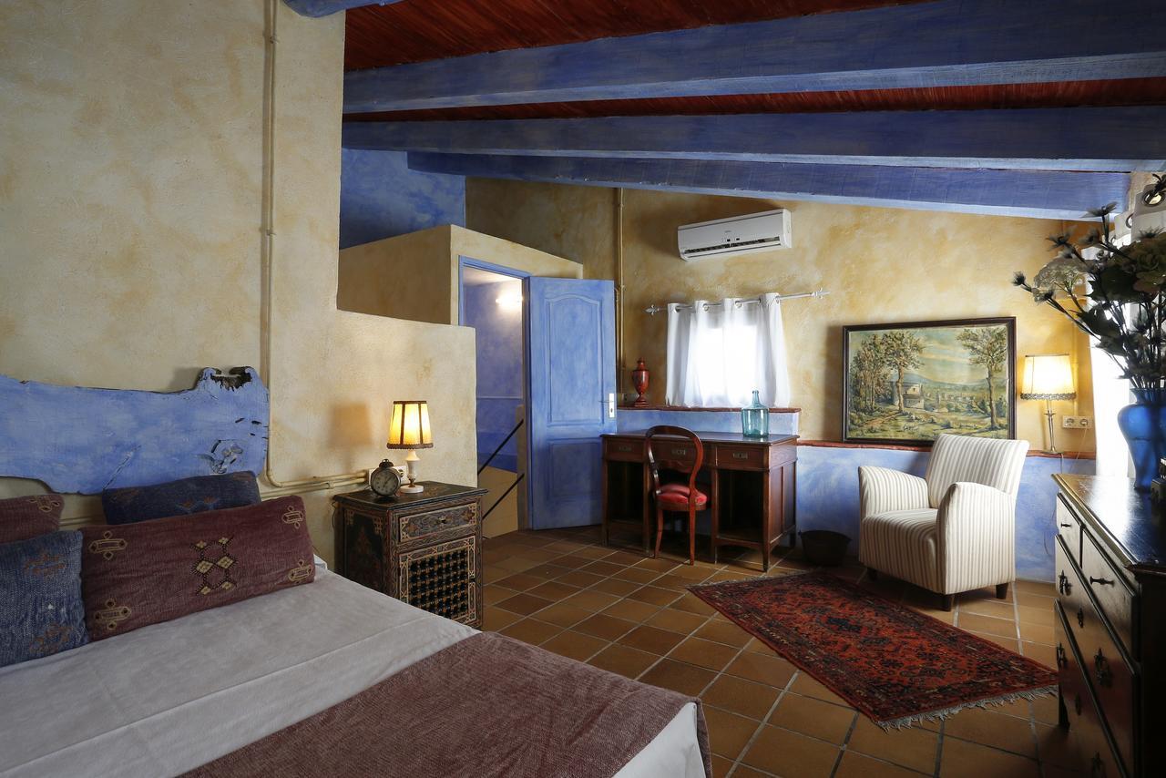 Hostal Blau Peratallada Buitenkant foto