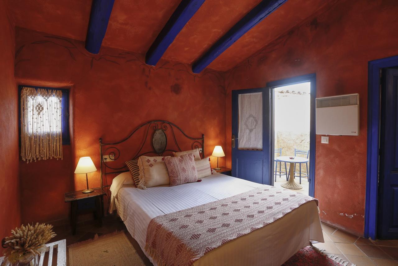 Hostal Blau Peratallada Buitenkant foto