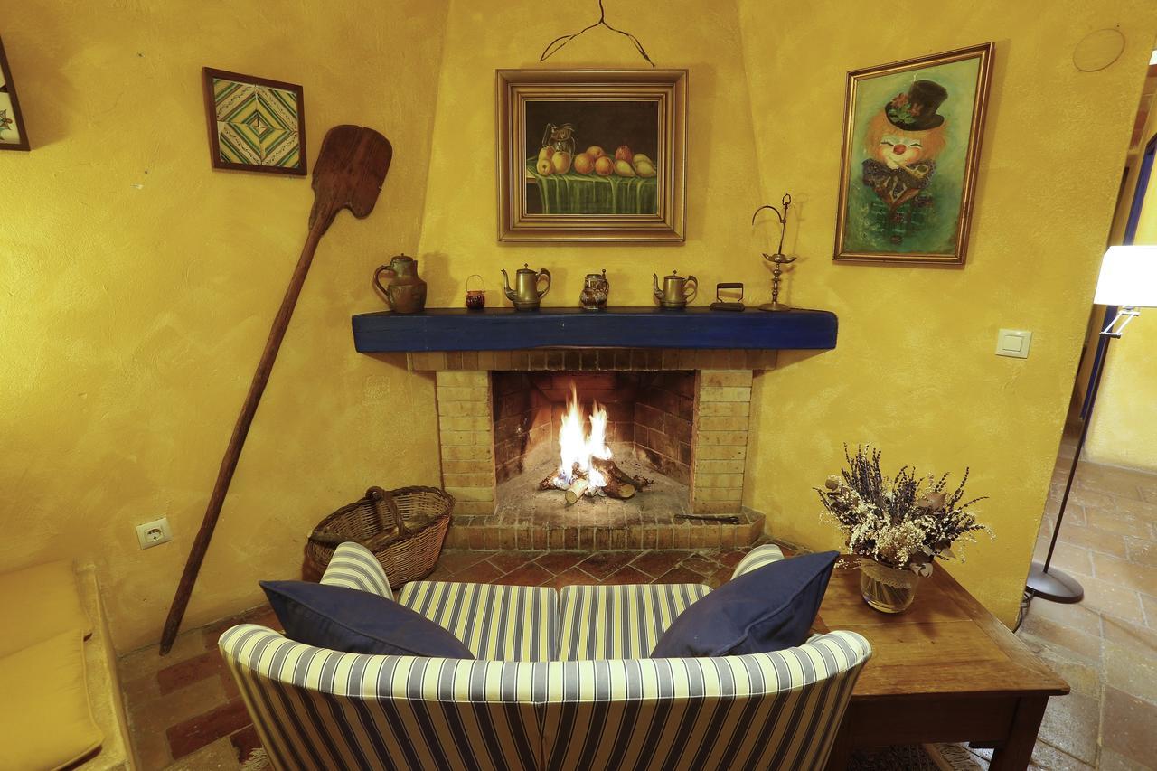 Hostal Blau Peratallada Buitenkant foto