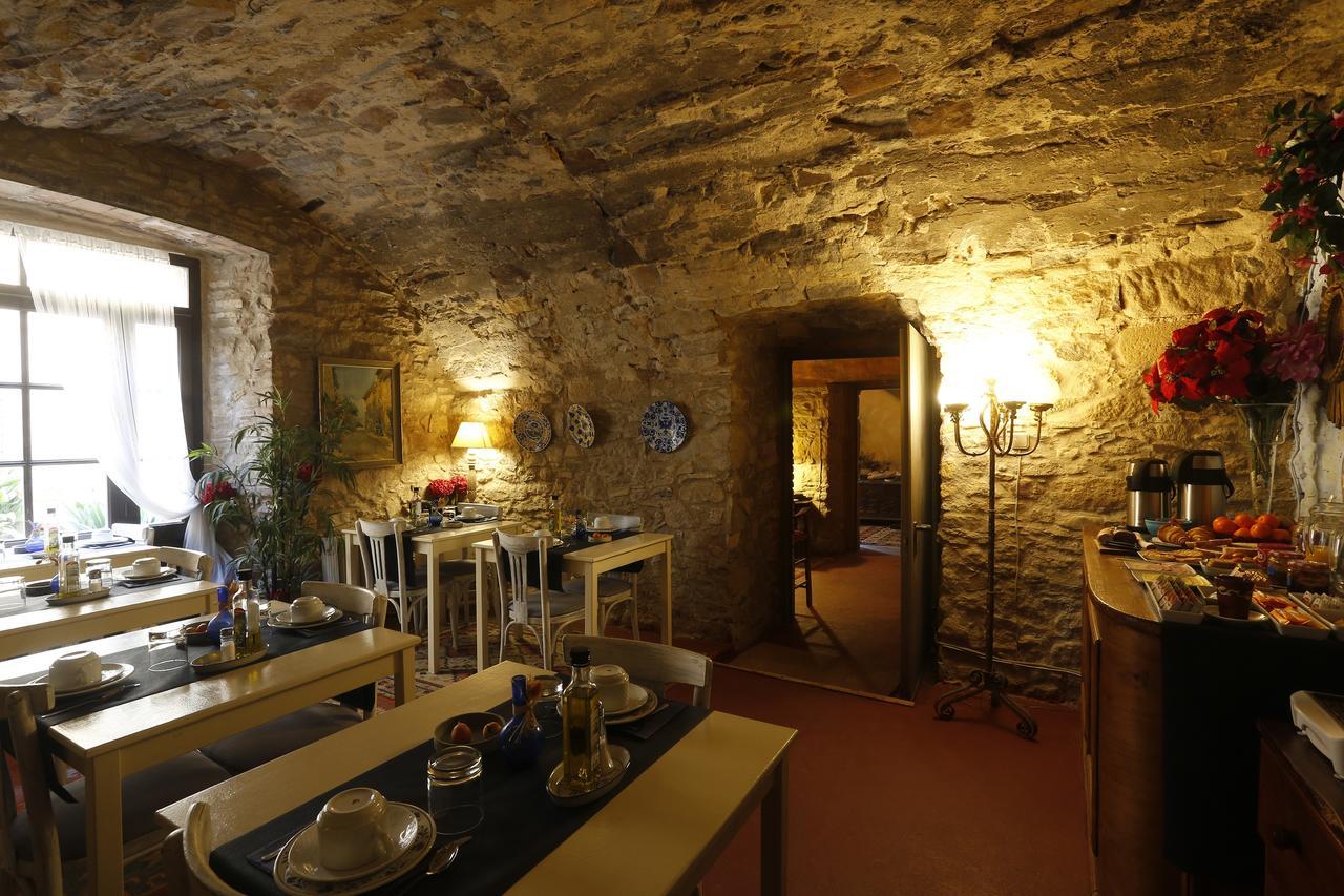Hostal Blau Peratallada Buitenkant foto